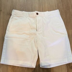 NWT men’s white jcrew factory flex shorts 9” size 32